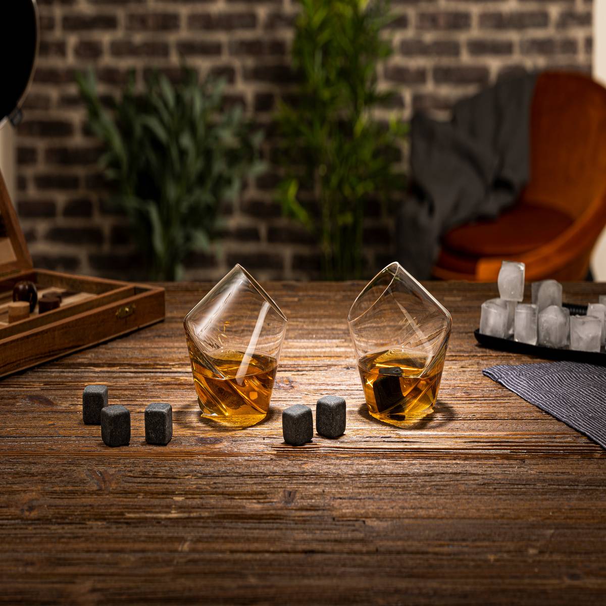 Set of 2 whisky glasses with "Whisky" stones 300 ml, Transparent