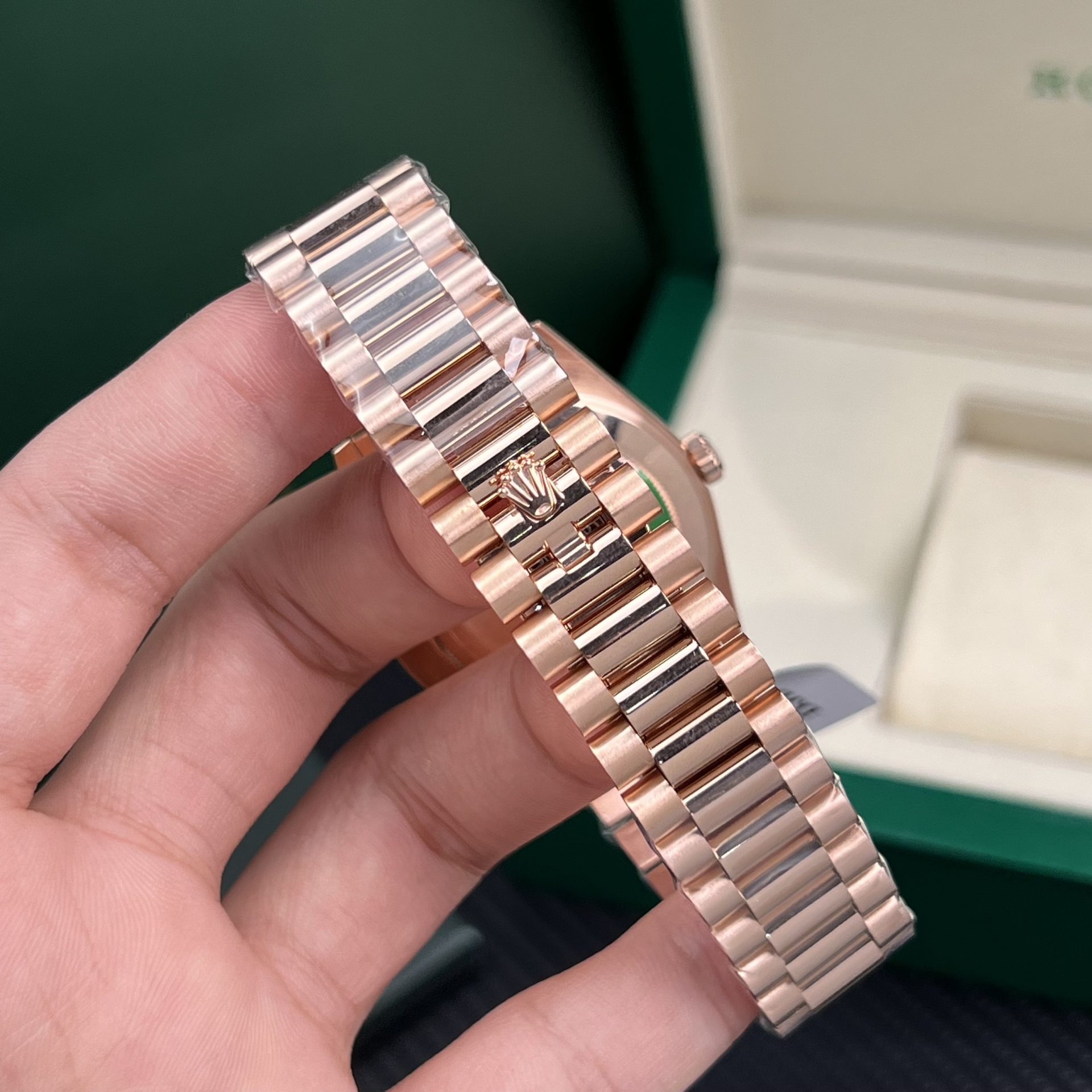 Rolex Best Replica Watch Day-Date Gold Wrapped Chocolate Dial Weight 177gram GM Factory 40mm - Elite Watch Atelier