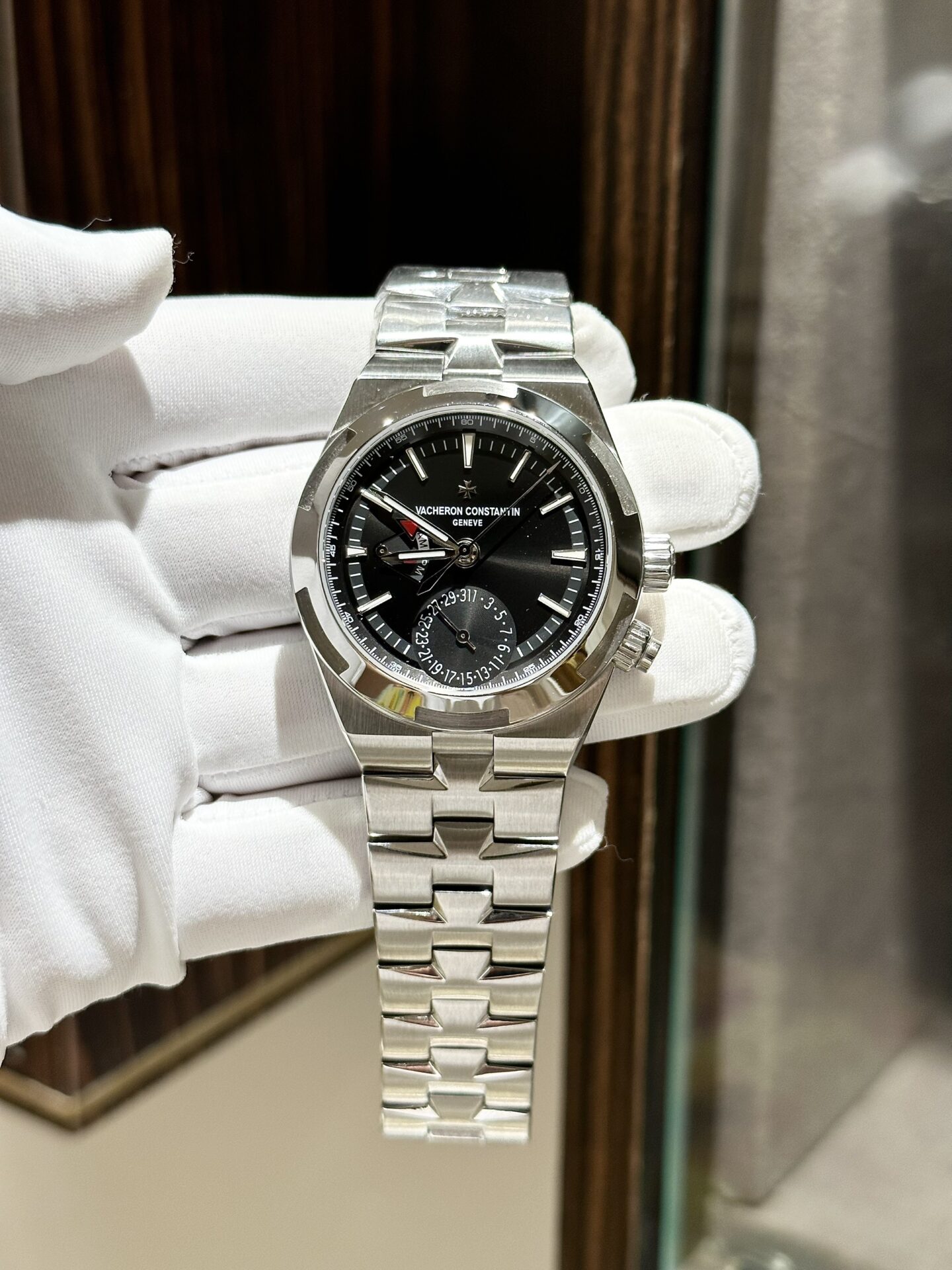 Vacheron Constantin Replica 1:1 Watch Overseas 7900V Dual Time Black Dial 41mm - Top club