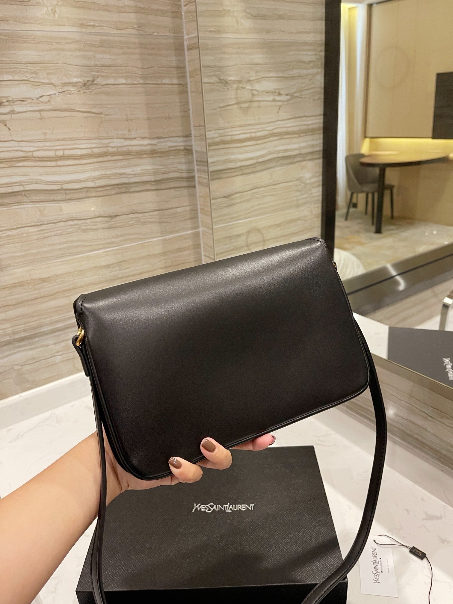 TO – Luxury Edition Bags SLY 2031:1High-quality replica