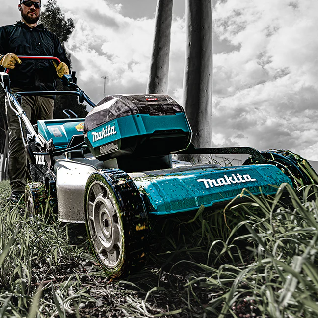 Makita  LM002GT201 40V MAX XGT Brushless 21 in. Self Propelled STEEL DECK Lawn Mower  Kit (5.0Ah x
