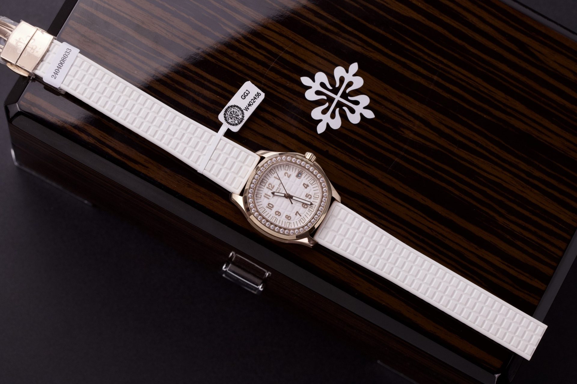 Patek Philippe Rep 11 Watch Women s Aquanaut 5067 Rose Gold Plated Moissanite Diamonds 35.6mm - Elite Watch Atelier