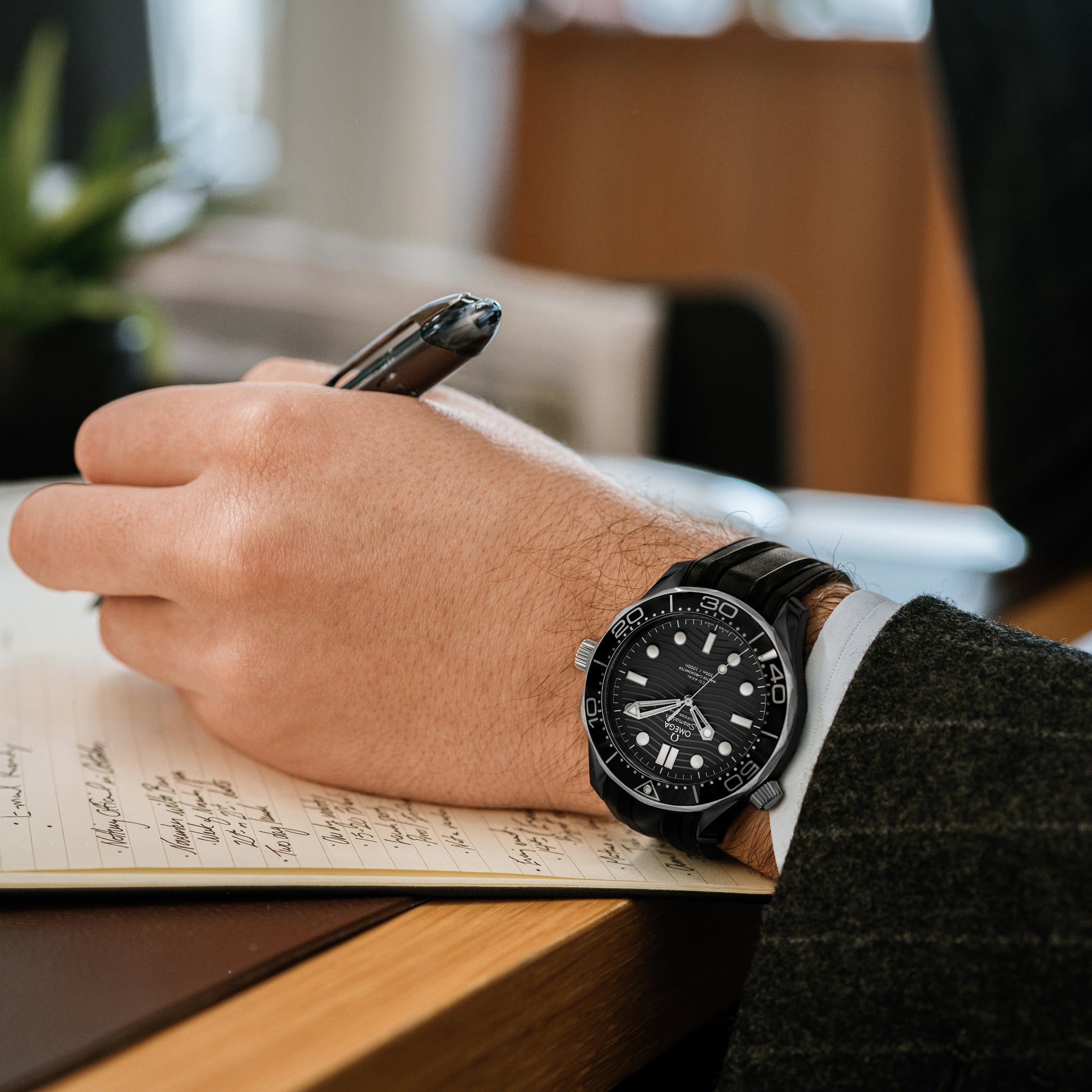 Seamaster Diver 300M Co-Axial Master Chronometer 43.5mm Black Ceramic On Rubber Strap(1:1 replica) - Elite Watch Atelier