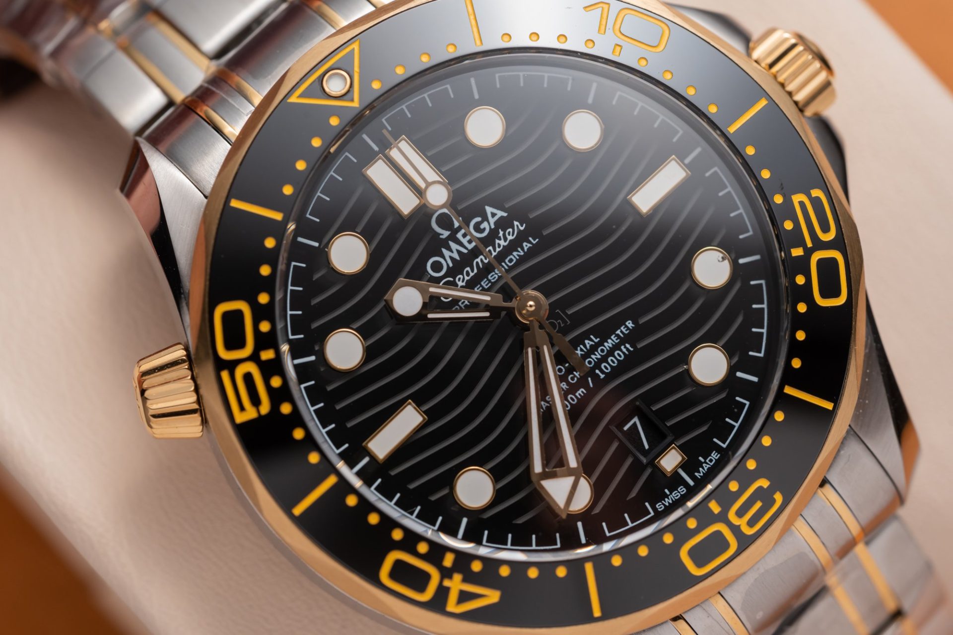 Omega Replica Watch Seamaster Demi Gold Black Dial VS Factory Demi Gold 42mm - Top club