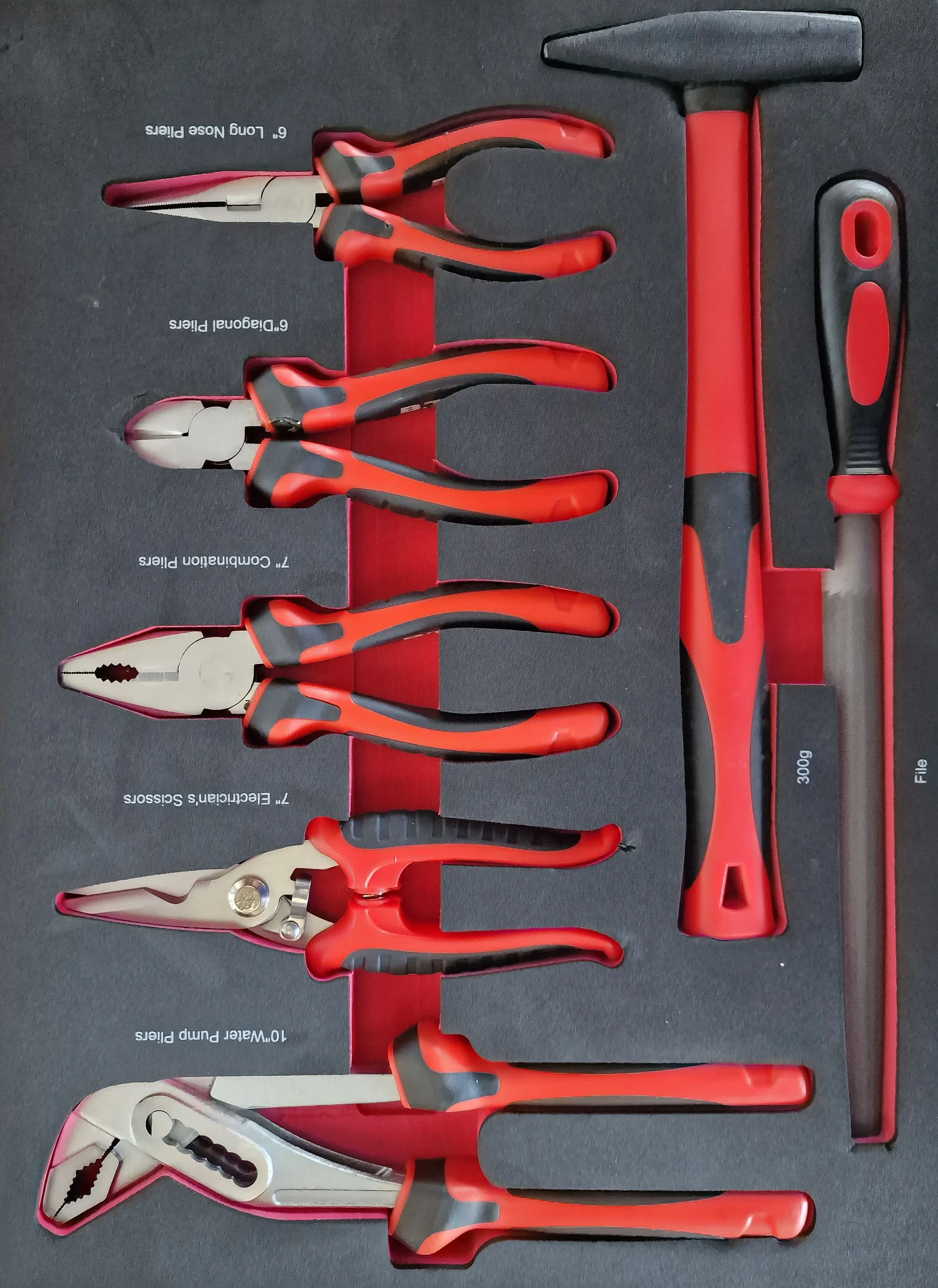 MALETA HERRAMIENTAS ALUMINIO CON RUEDAS 150 PIEZAS