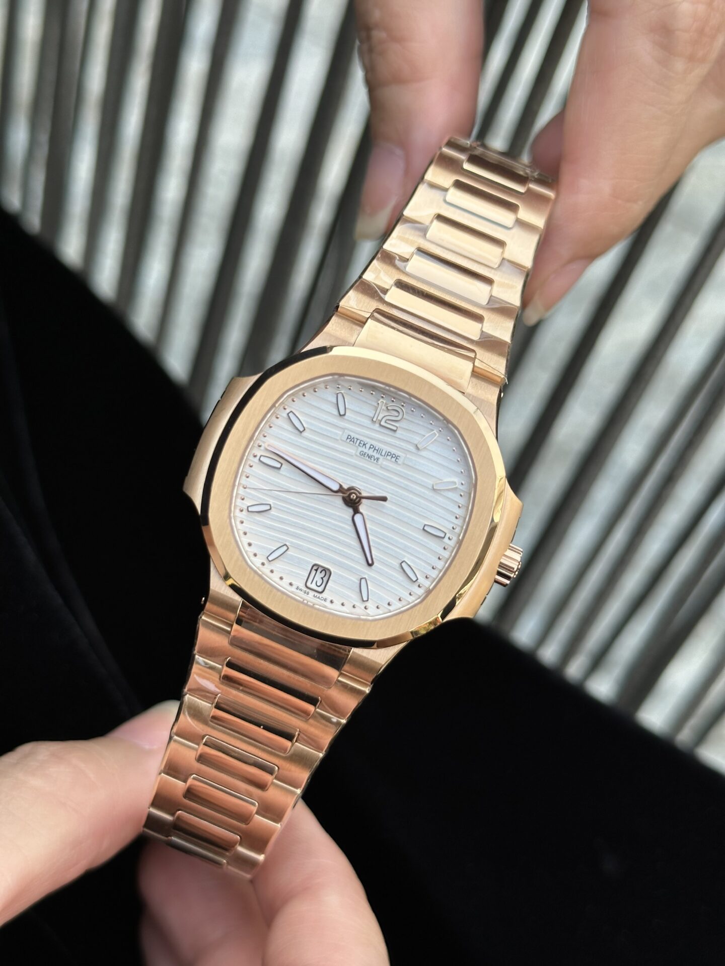 Patek Philippe Nautilus 7118 Replica 1:1 Watch Rose Gold 3K Factory 35.2mm - Elite Watch Atelier