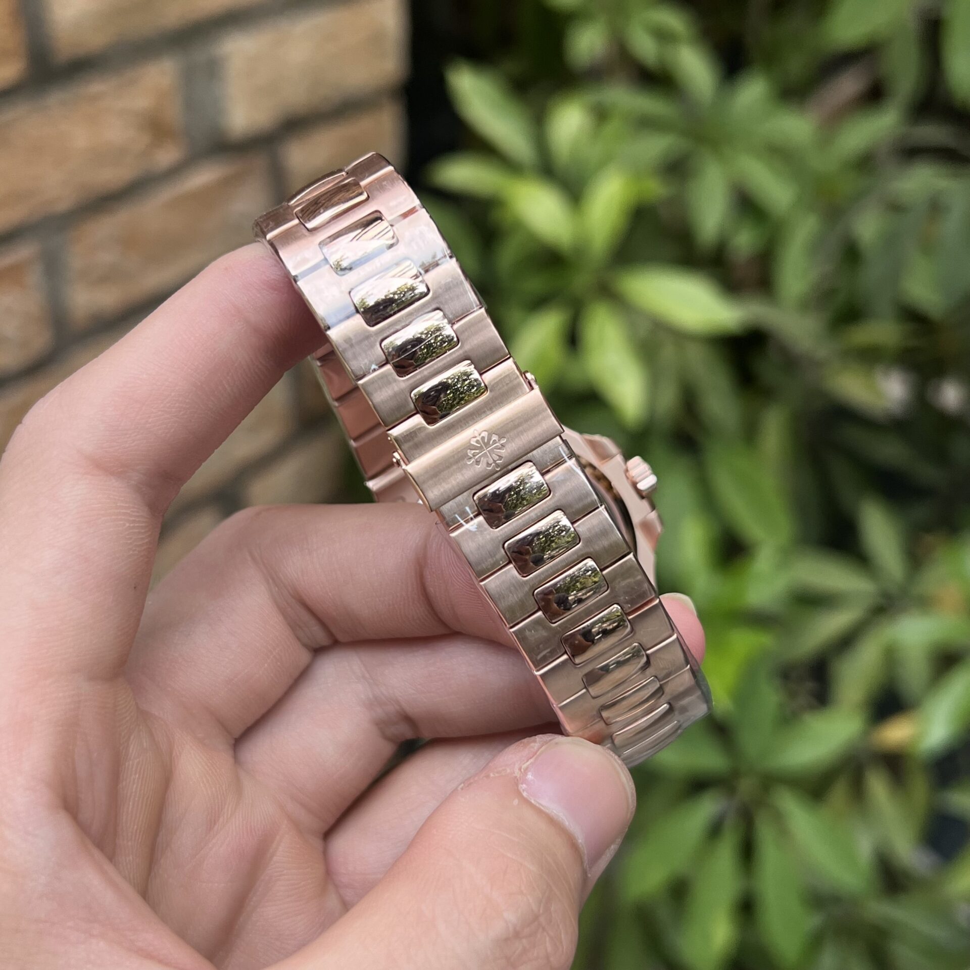 Patek Philippe Replica 11 Watch Nautilus 5712 Rose Gold Wrapped Chocolate Dial GRF 40mm - Top club