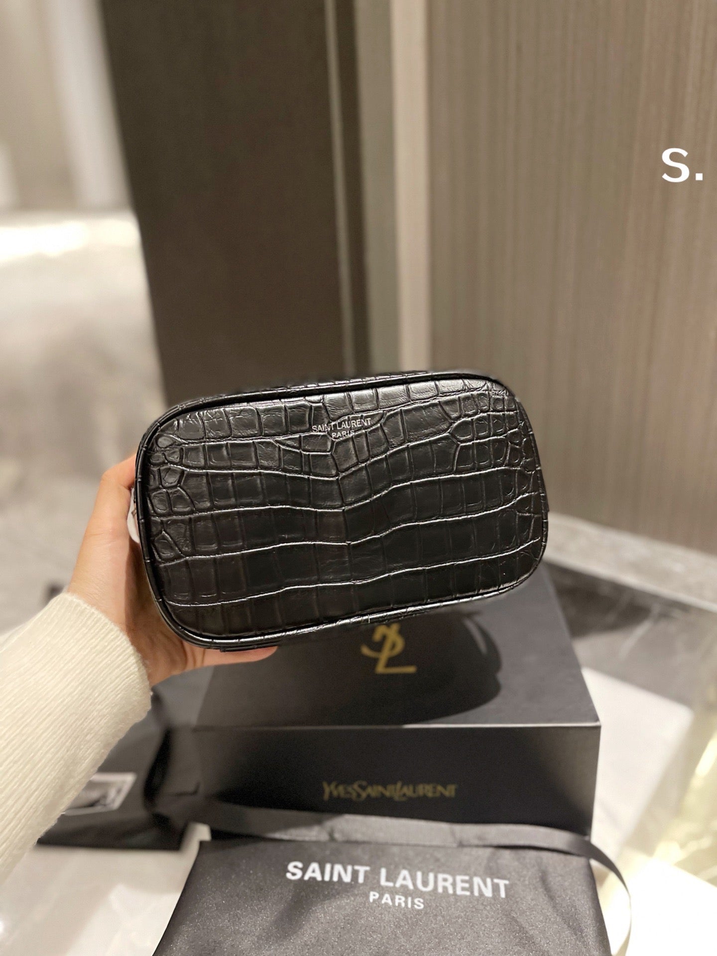 TO – Luxury Edition Bags SLY 2121:1High-quality replica