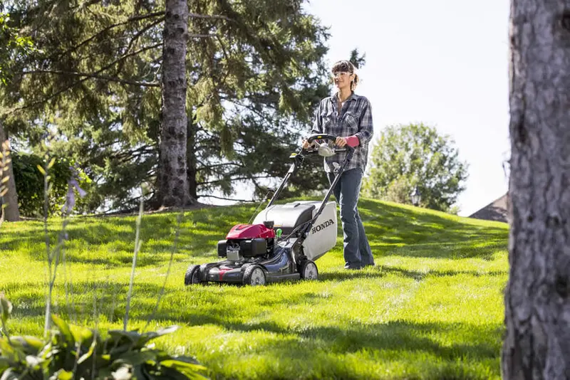 Honda HRX217VYA Self-Propelled Lawn Mower 21-Inch VersaMow 4-In-1 - HRX217K5VYA - Image 5 Honda HRX217VYA Self-Propelled Lawn Mower 21-Inch VersaMow 4-In-1 - HRX217K5VYA - Image 5