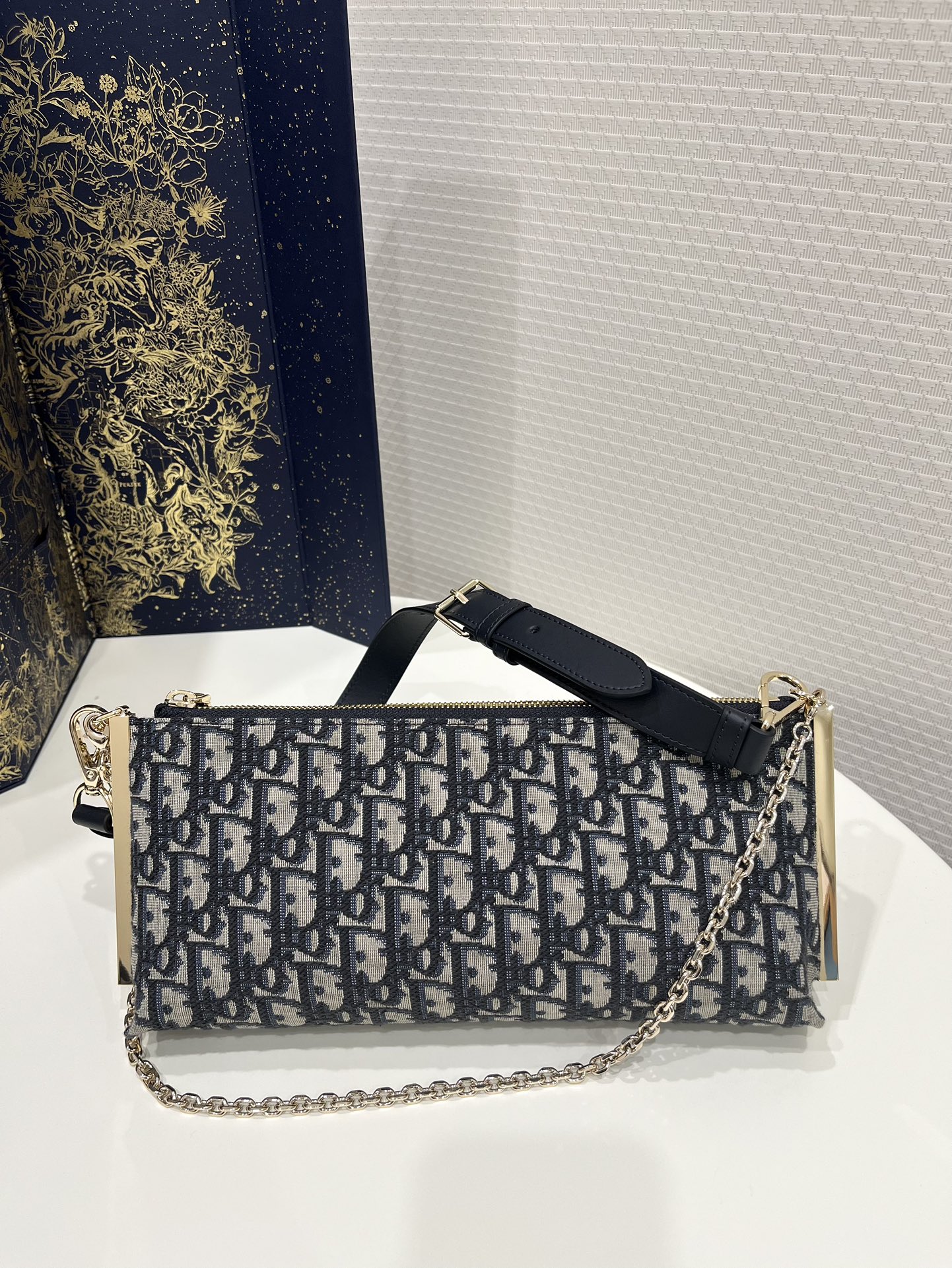 Club Bag Blue For Women 10.5in/27cm M2252OTZQ_M9281:1High-quality replica