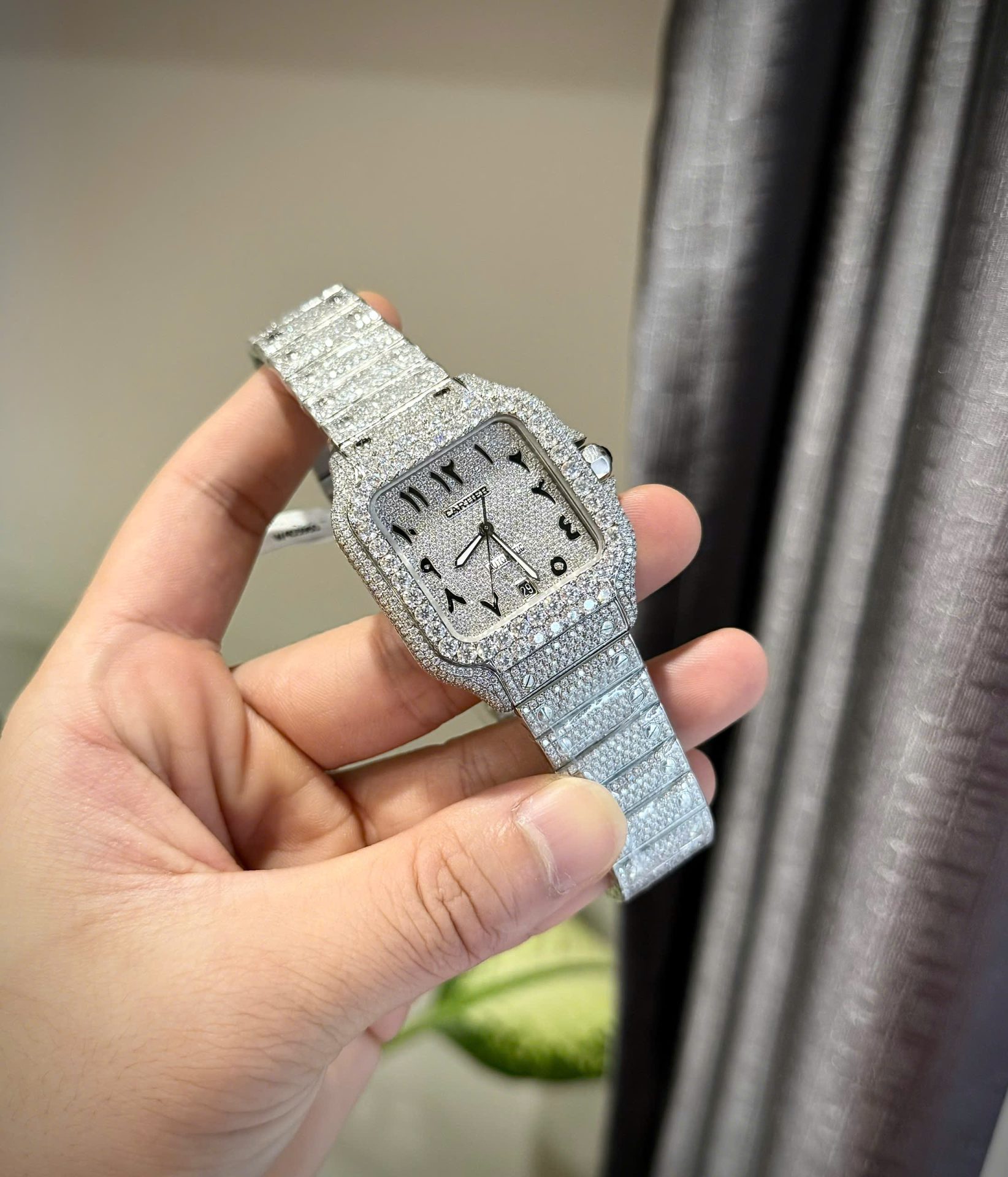 Cartier Santos Arabic Numeral Best Replica Watch Moissanite Diamonds Hong Kong 39.8mm - Top club