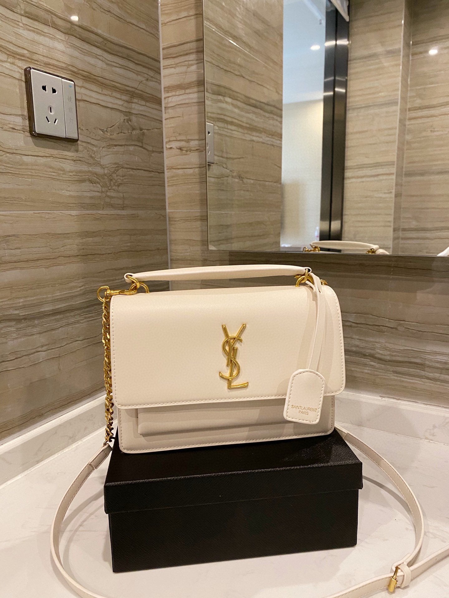 TO – Luxury Edition Bags SLY 1681:1High-quality replica