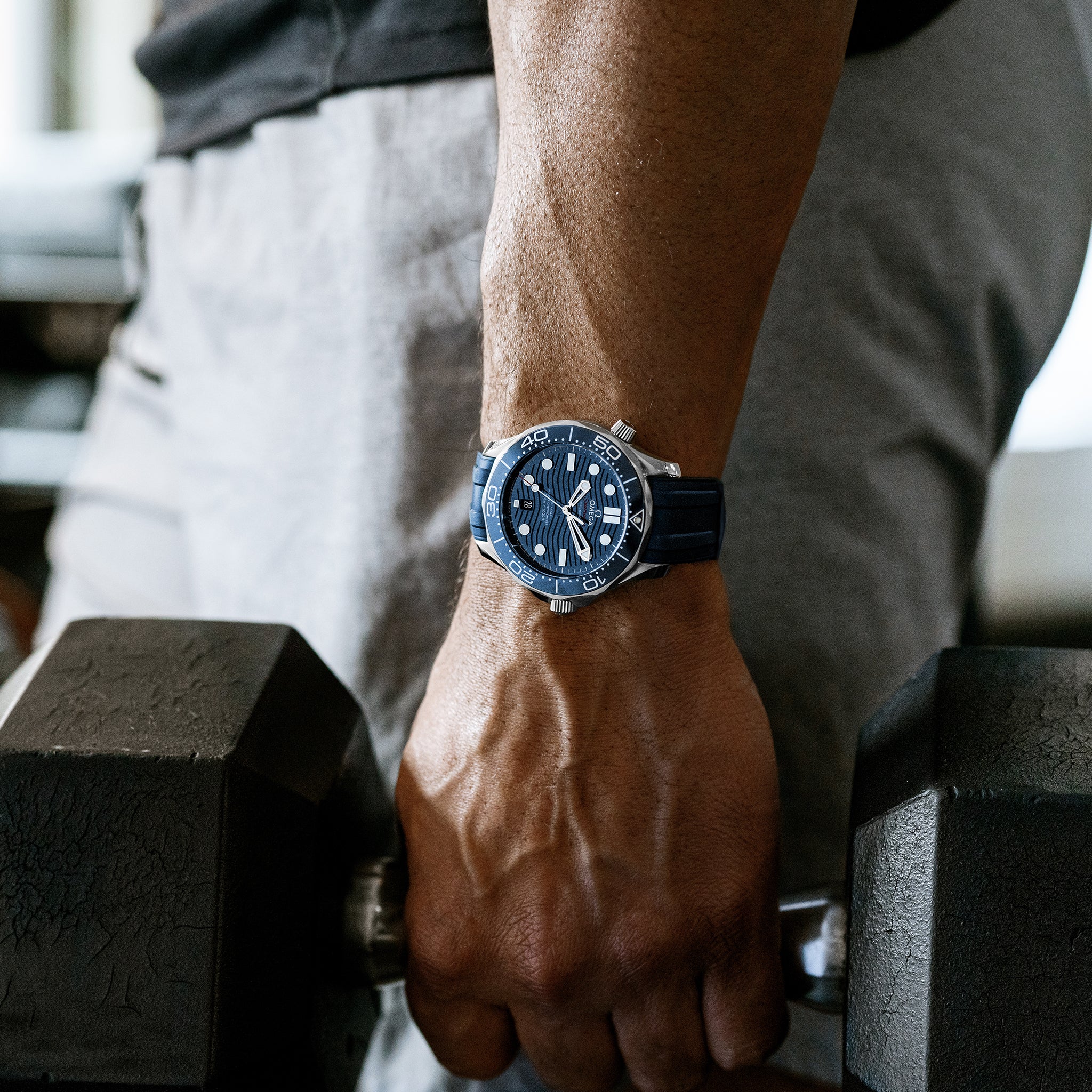 Seamaster Diver 300M Co-Axial Master Chronometer 42mm Blue Dial On Rubber Strap(1:1 replica) - Elite Watch Atelier