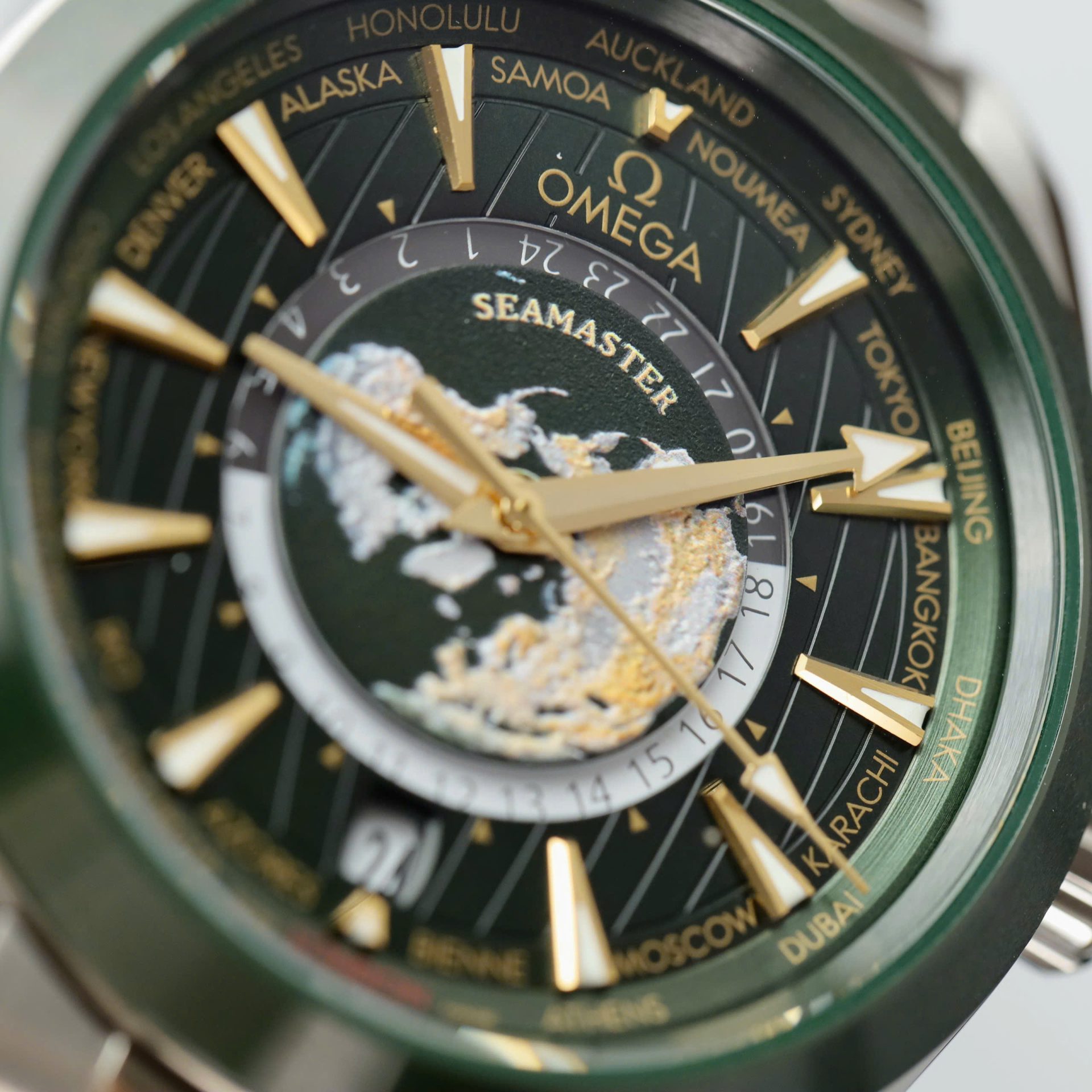 Omega Seamaster Replica Watch Aqua Terra Worldtimer Green Dial 43mm - Top club