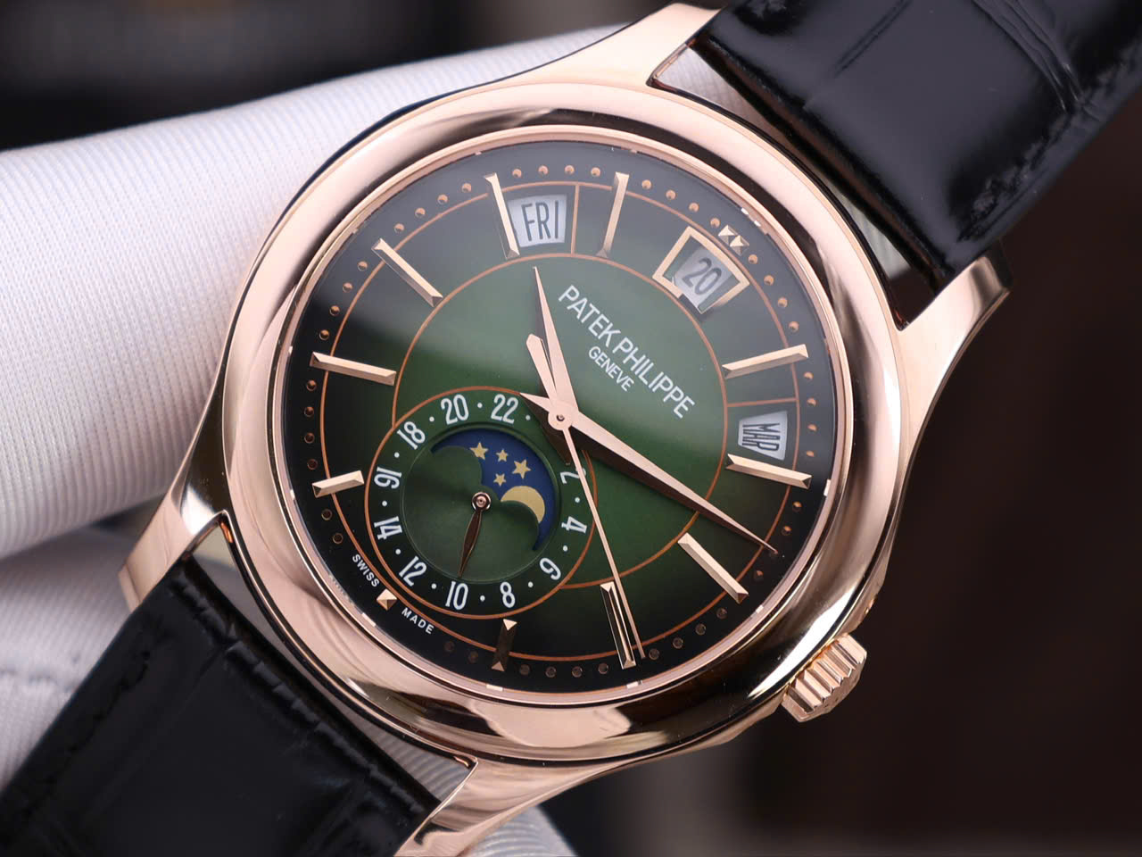 Patek Philippe Replica Watch Complications 5205R Green Dial Gold Wrapped 40mm - Top club