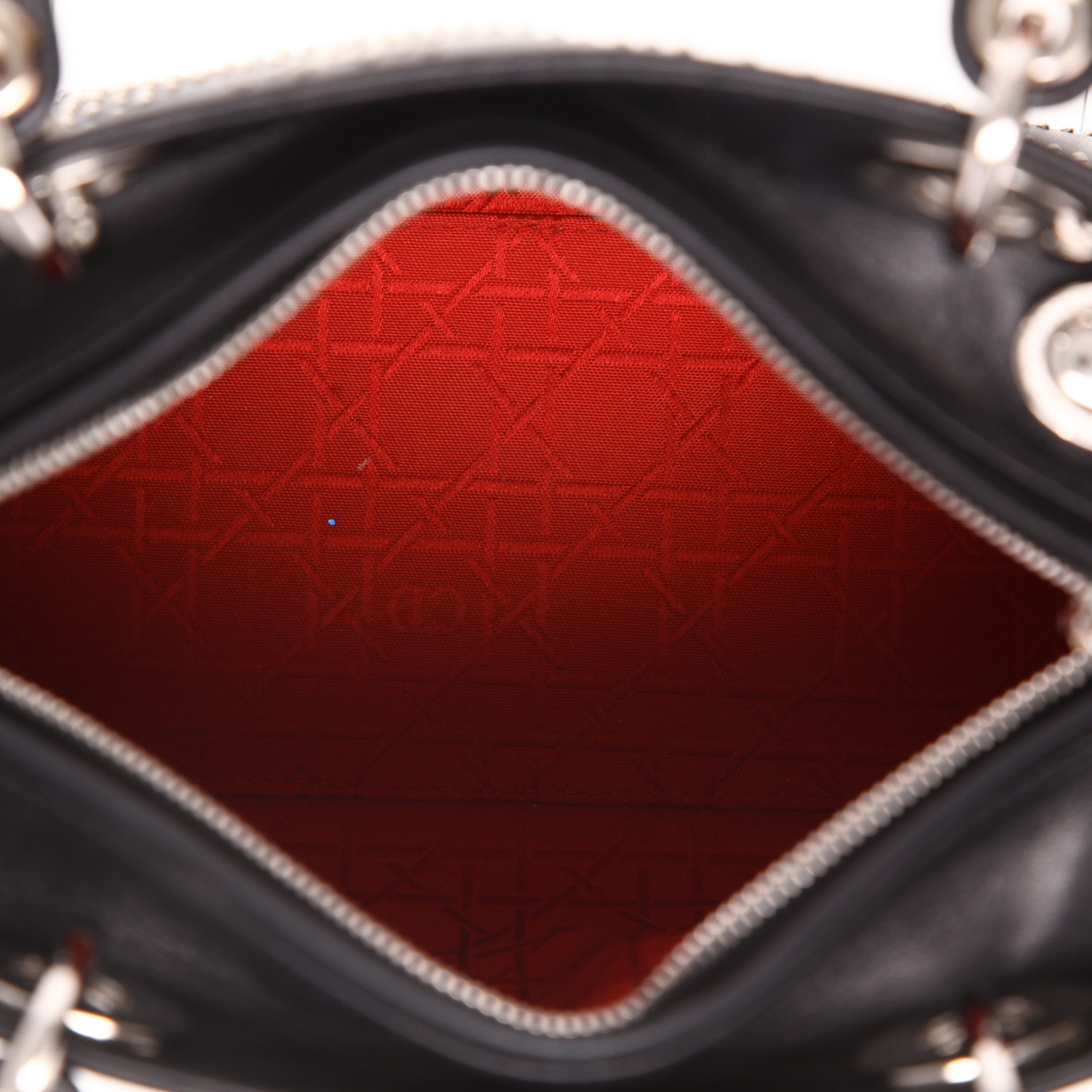 Dior Lady Dior handbag in black leather1:1High-quality replica