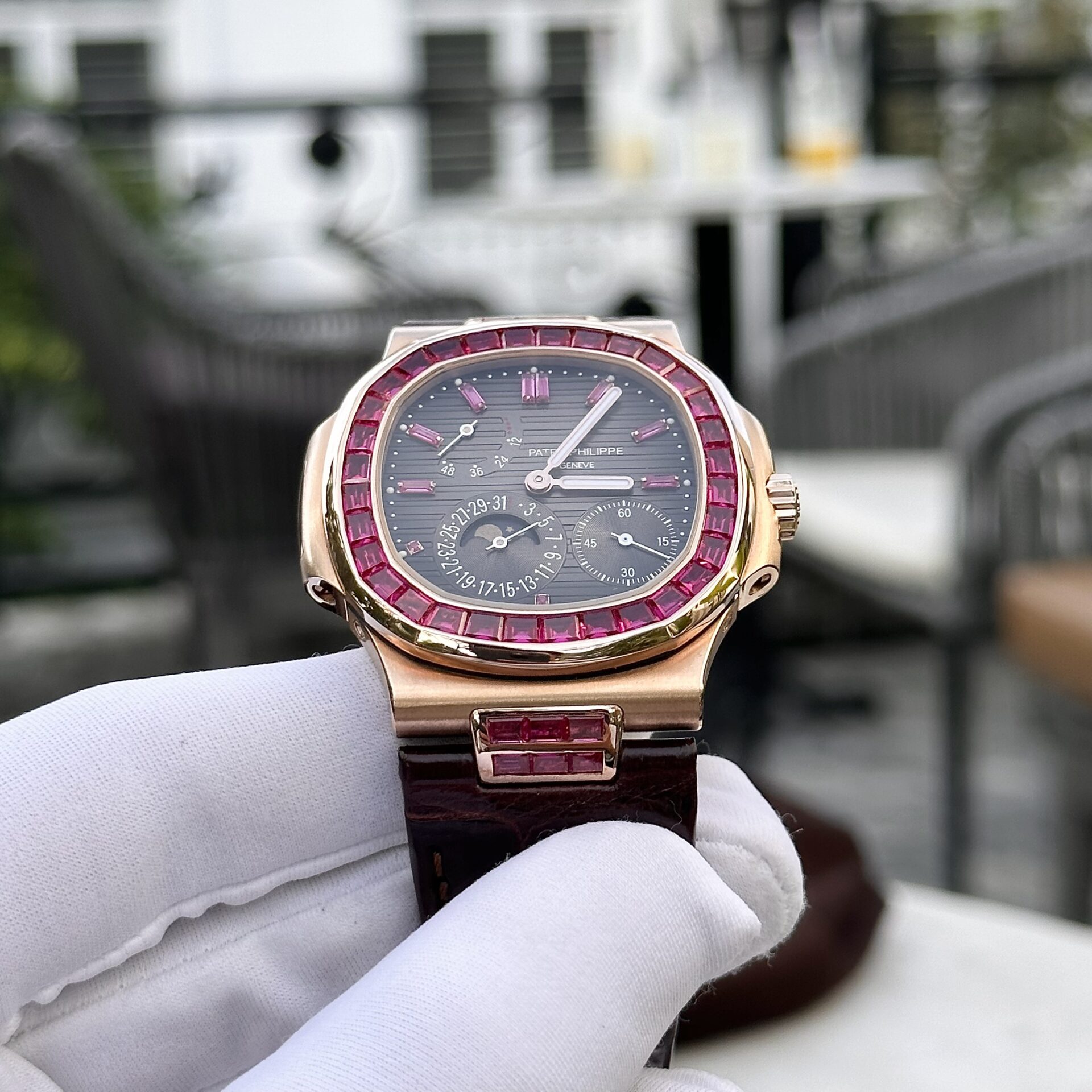Patek Philippe Nautilus 5724 Gold Wrapped With Ruby Replica Watch 40mm - Top club