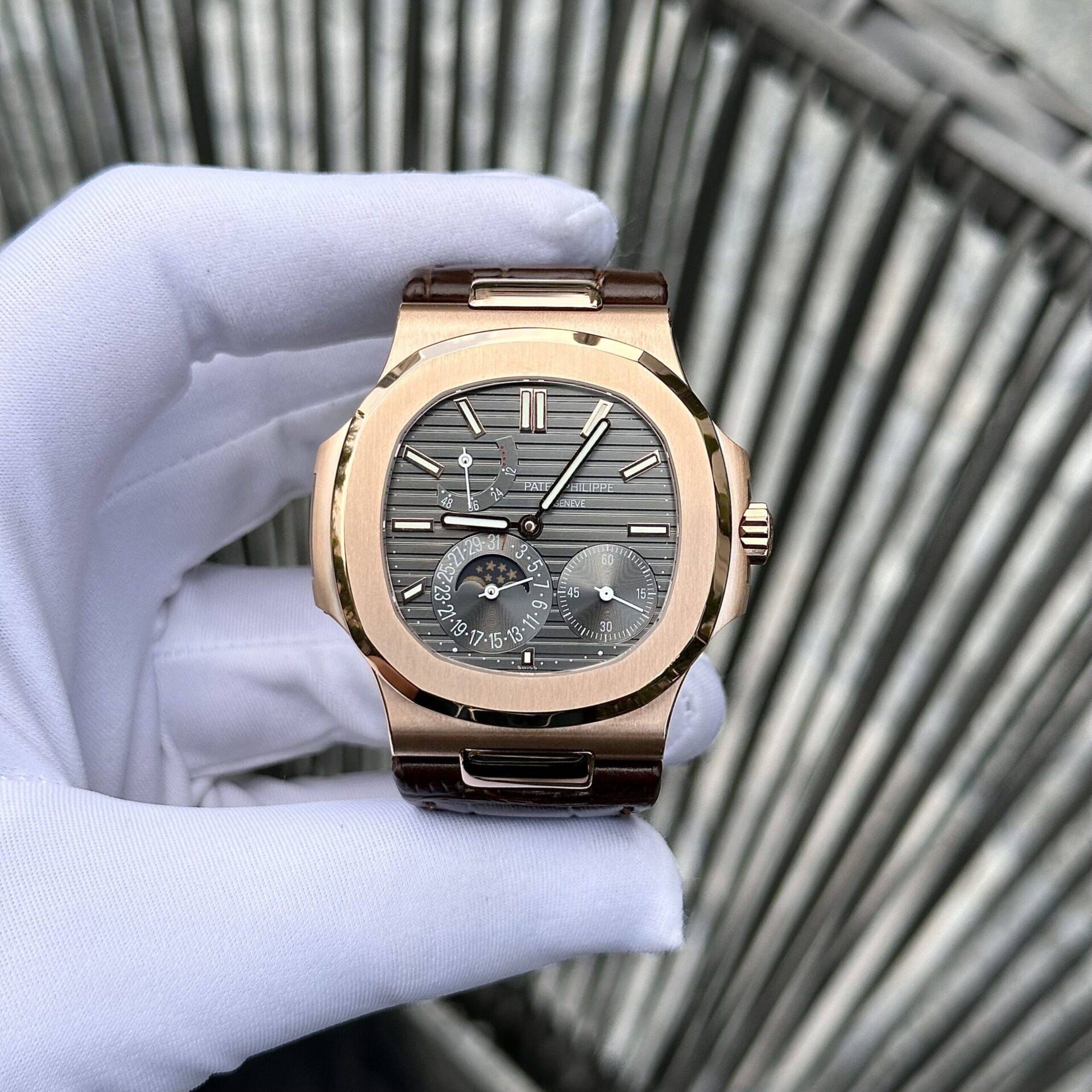 Patek Philippe Nautilus 5712 Rose Gold Replica Watch Leather Strap Factory GR 40mm - Elite Watch Atelier