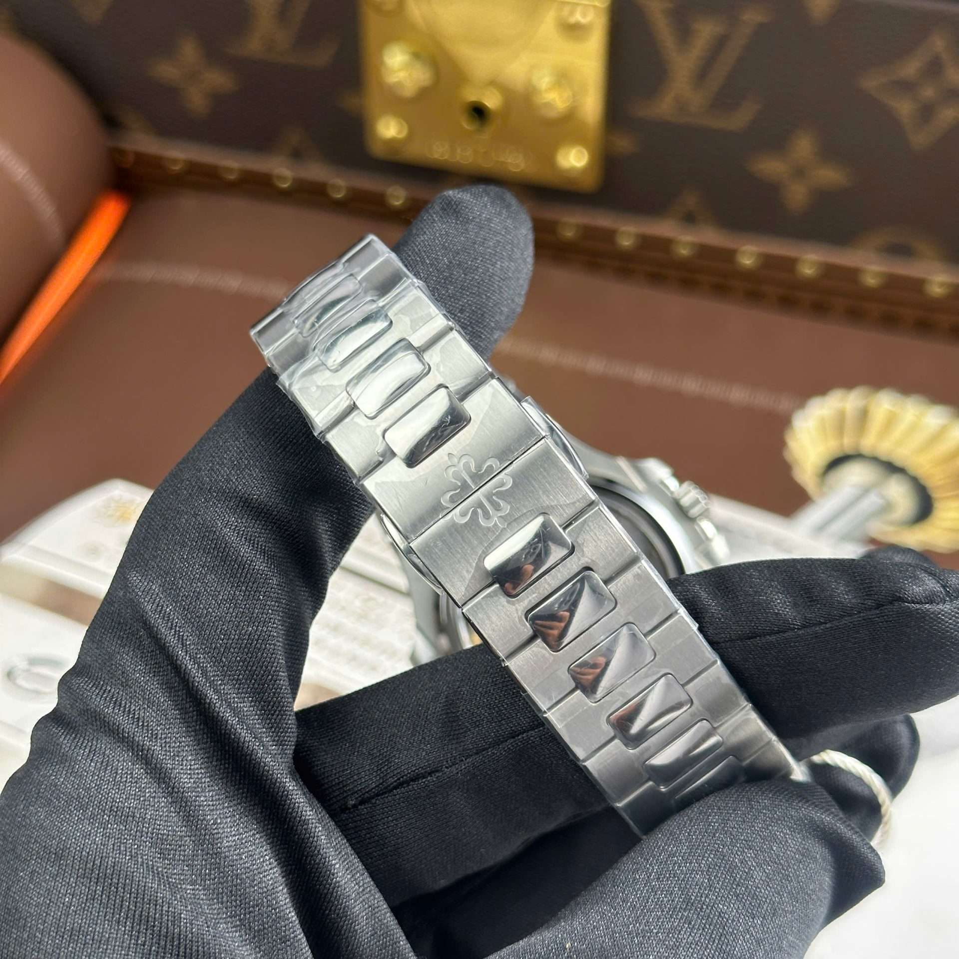 Patek Philippe Nautilus 5712 Replica Watches Blue Dial Metal Wire PPF Factory Version 3 40mm - Top club