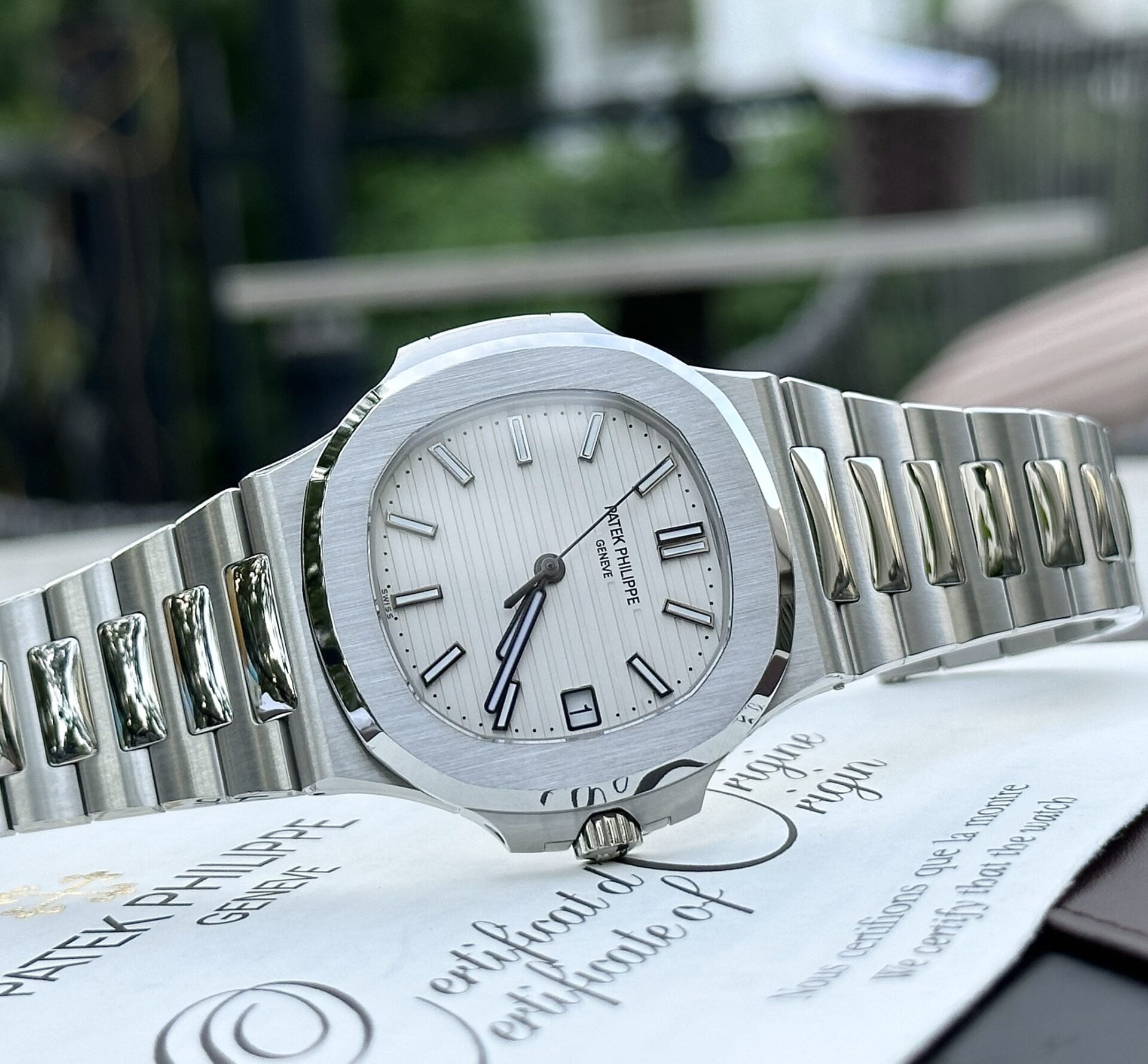 Patek Philippe Nautilus 5711 Rep 1:1 White Dial Luminous Markers Factory 3K 40mm - Elite Watch Atelier