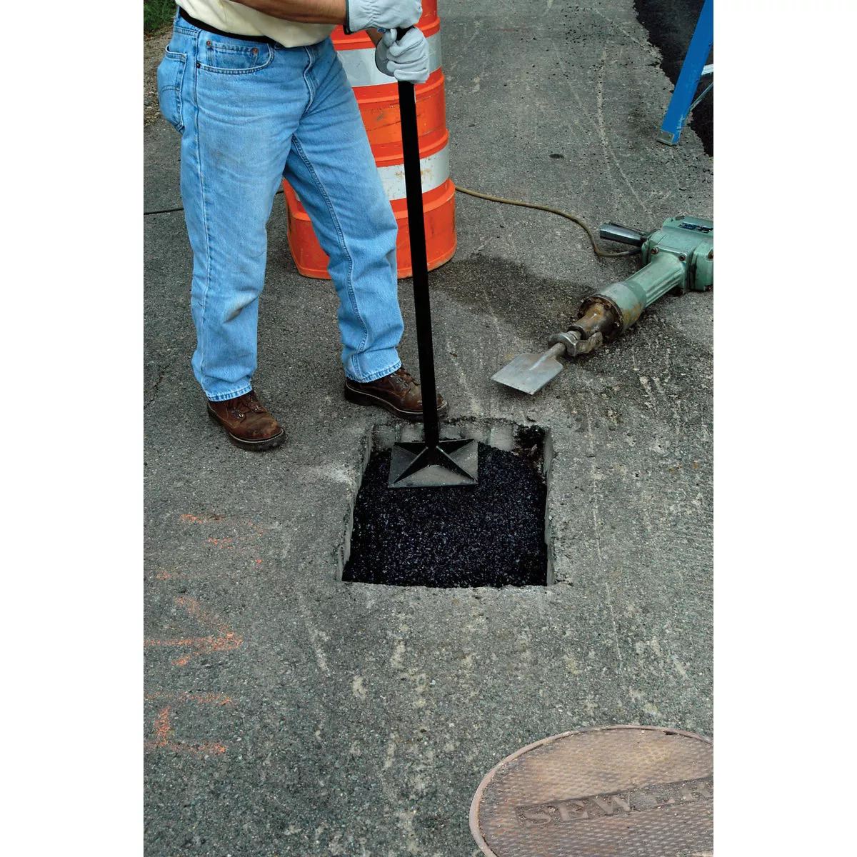 Quikrete 50 Lb. Commercial Grade Permanent Asphalt Repair & Patch