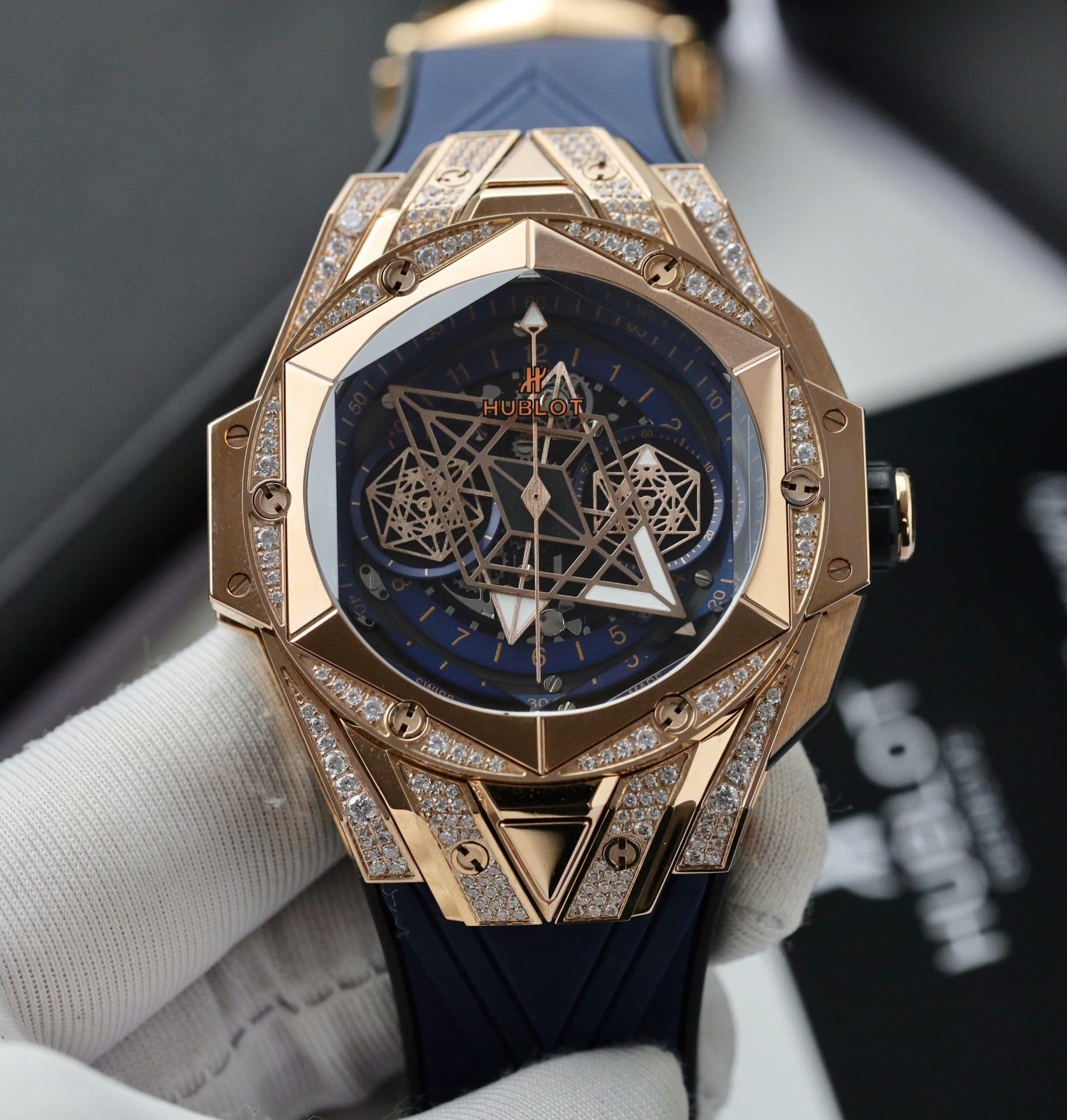 Hublot Big Bang Sang Bleu II King Gold Fake Watch Blue HB Factory 44mm - Top club