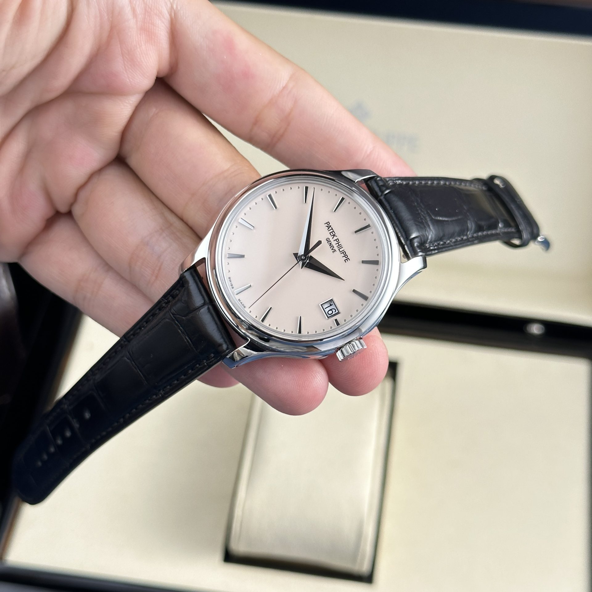 Patek Philippe Replica Watch Calatrava 5227G Mechanical Ivory Dial 3K Factory 39mm - Top club