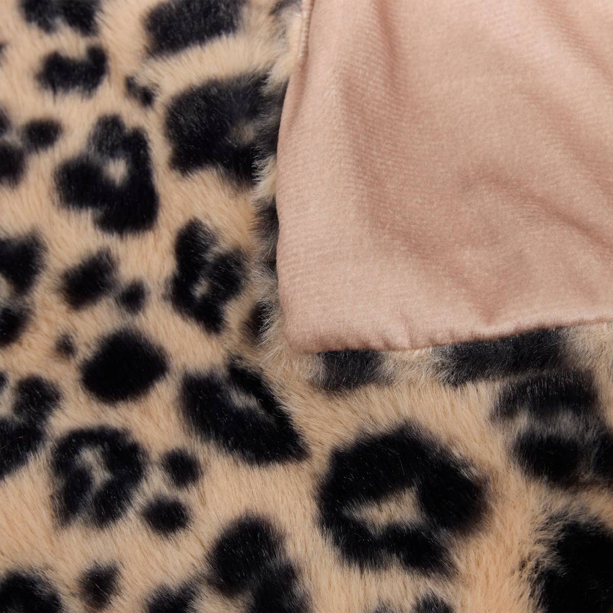 "Orana" Faux Fur Printed Throw Black, 160x120 cm