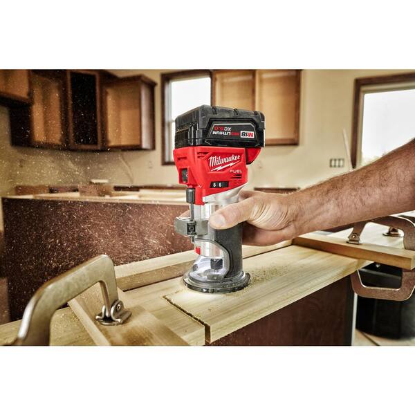 M18 FUEL 18V Lithium-Ion Brushless Cordless Compact Router w/ Compact Router Plunge Base - Image 4