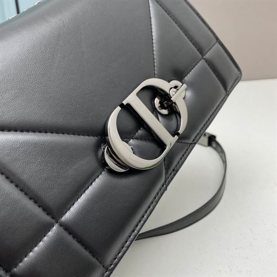 30 Montaigne Chain Bag with Handle Black Maxicannage Lambskin – DB0371:1High-quality replica
