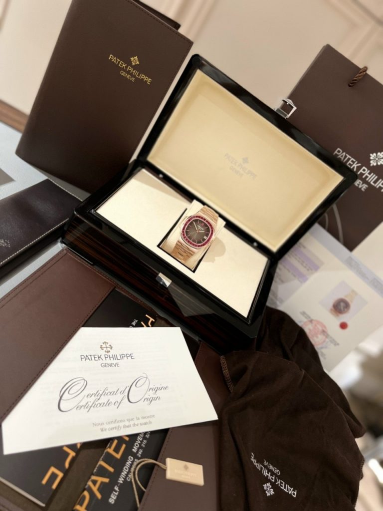 Patek Philippe Nautilus 5723 Replica Watch Gold Wrapped With Red Ruby 40mm - Top club