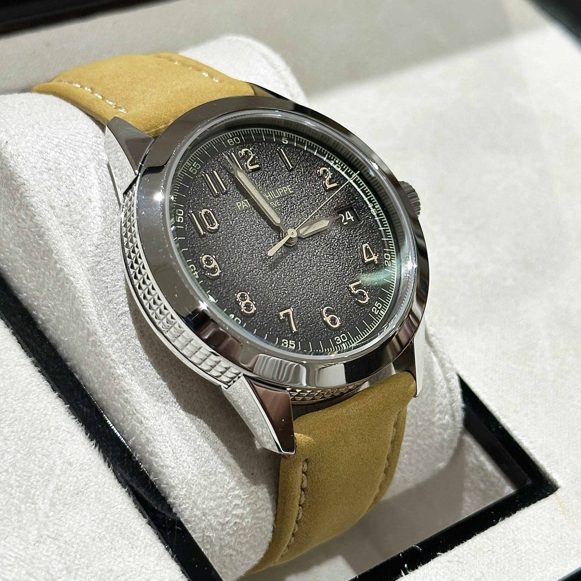 Patek Philippe Calatrava 5226G Best Replica Watch Leather Strap 40mm - Elite Watch Atelier