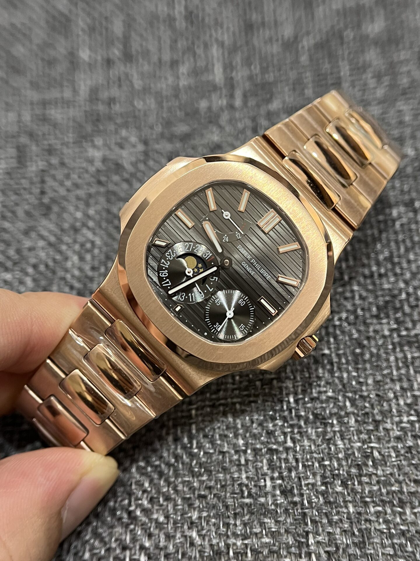 Patek Philippe Replica Watch Nautilus 5712R Gray Dial GR Factory 40mm - Top club