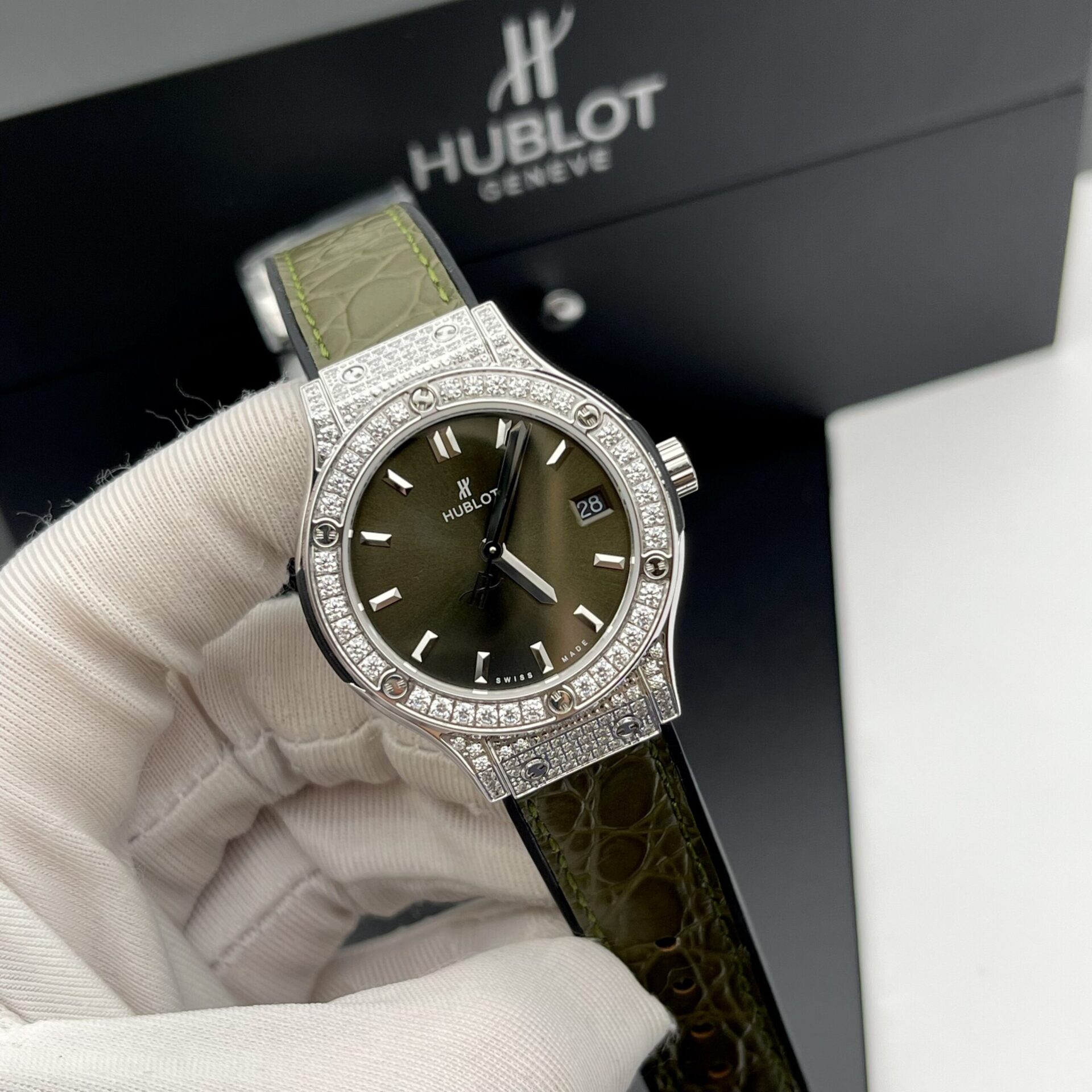 Hublot Classic Fusion Replica Watch Womens Green Dial HB Factory 33mm - Top club