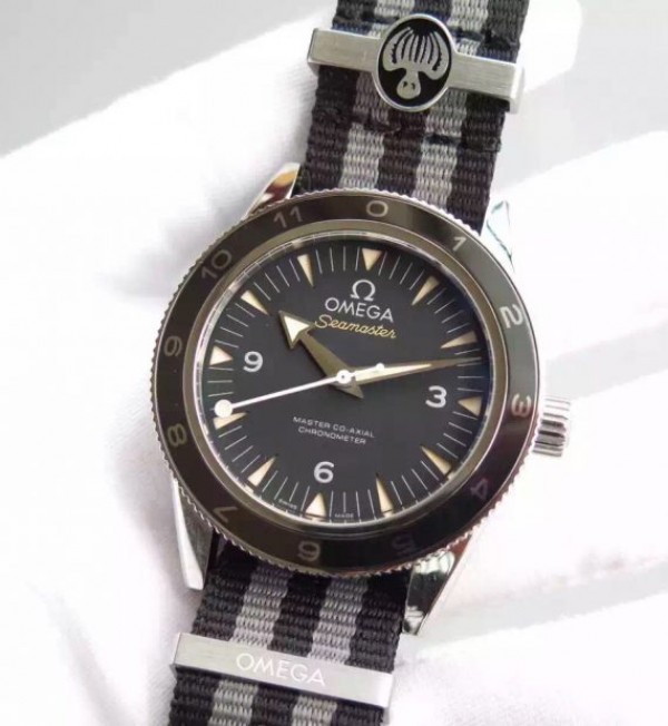 Replica Omega XF Seamster 300 Spectre Limited Edition Big Octopus Nylon Strap A8400 - Elite Watch Atelier