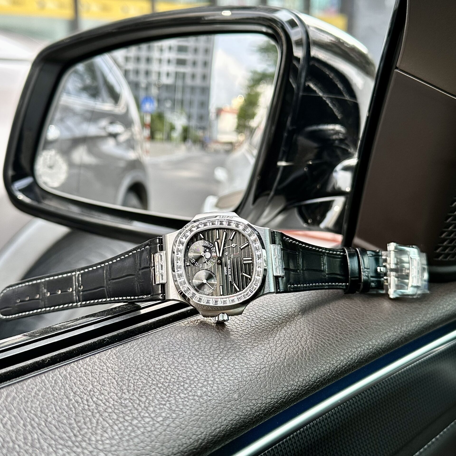 Patek Philippe Nautilus 5724G Replica Watch Grey Dial With Stone Bezel 40mm - Top club