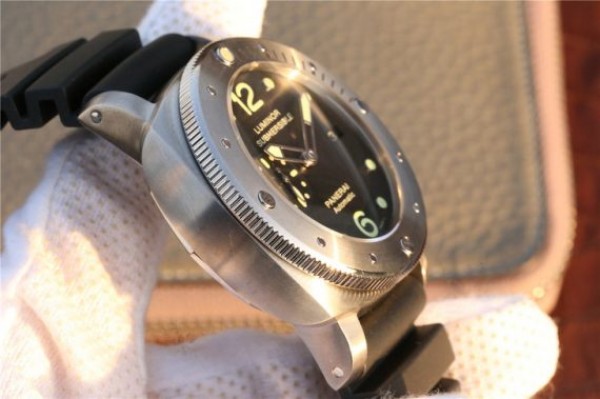 Replica Panerai PAM571 Titanium XF Black Dial Black Rubber Strap P9000 - Top club
