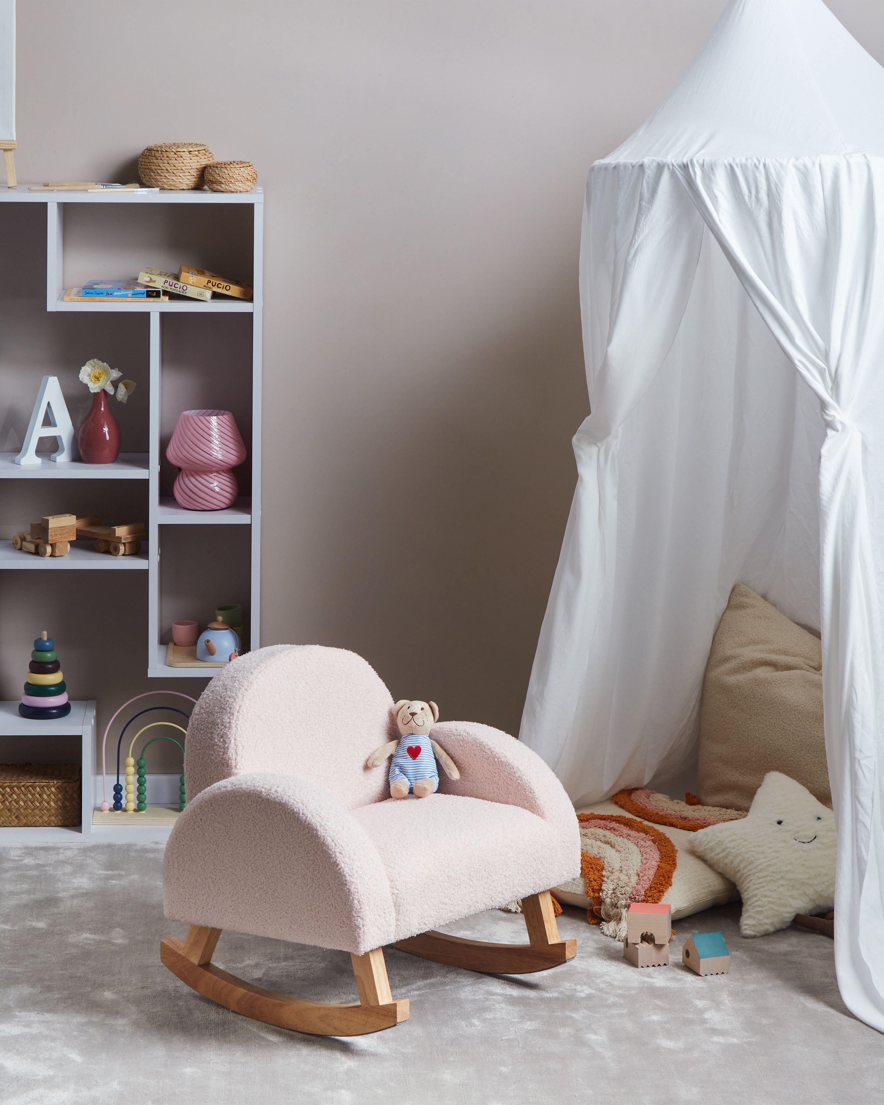 Kids Rocking Chair HUG Boucle Pastel Pink