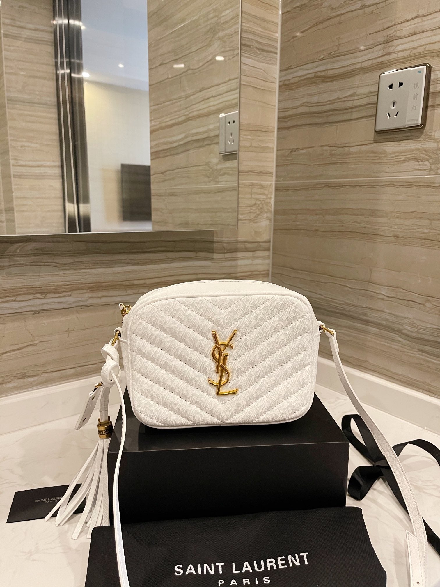 TO – Luxury Edition Bags SLY 1631:1High-quality replica