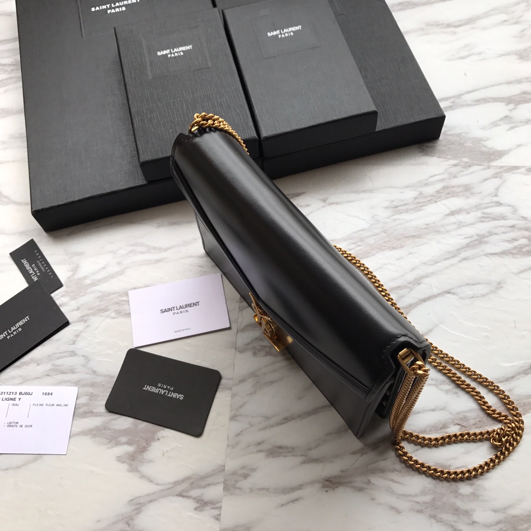 CASSANDRA MONOGRAM CLASP BAG IN OSTRICH1:1High-quality replica