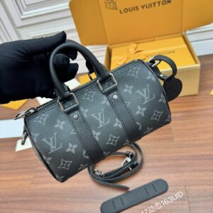 Louis Vuitton Keepall Bandoulière 25 Bag in Monogram Eclipse1:1High-quality replica