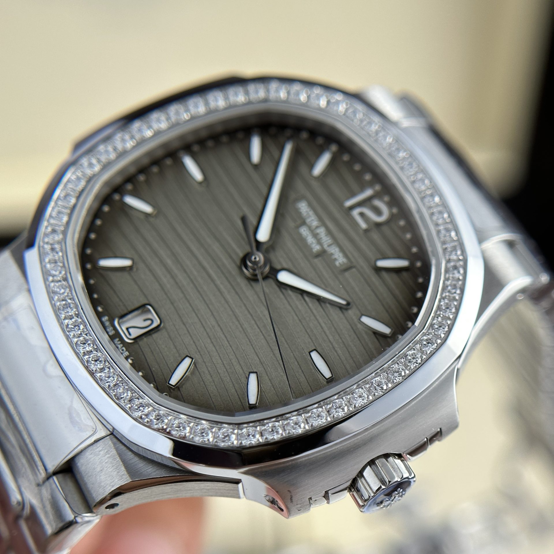 Patek Philippe Replica 1:1 Watch Nautilus 7118 Women s With Stone Gray Dial Factory 3K 35.2mm - Top club