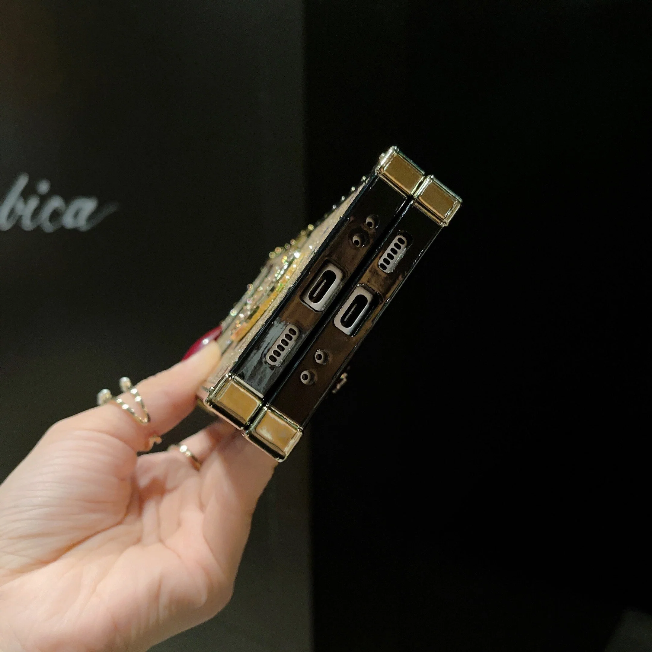 Samsung Galaxy Z Flip6/5/4/3 5G Square Case Passion Ring - Wholesale & Influencer