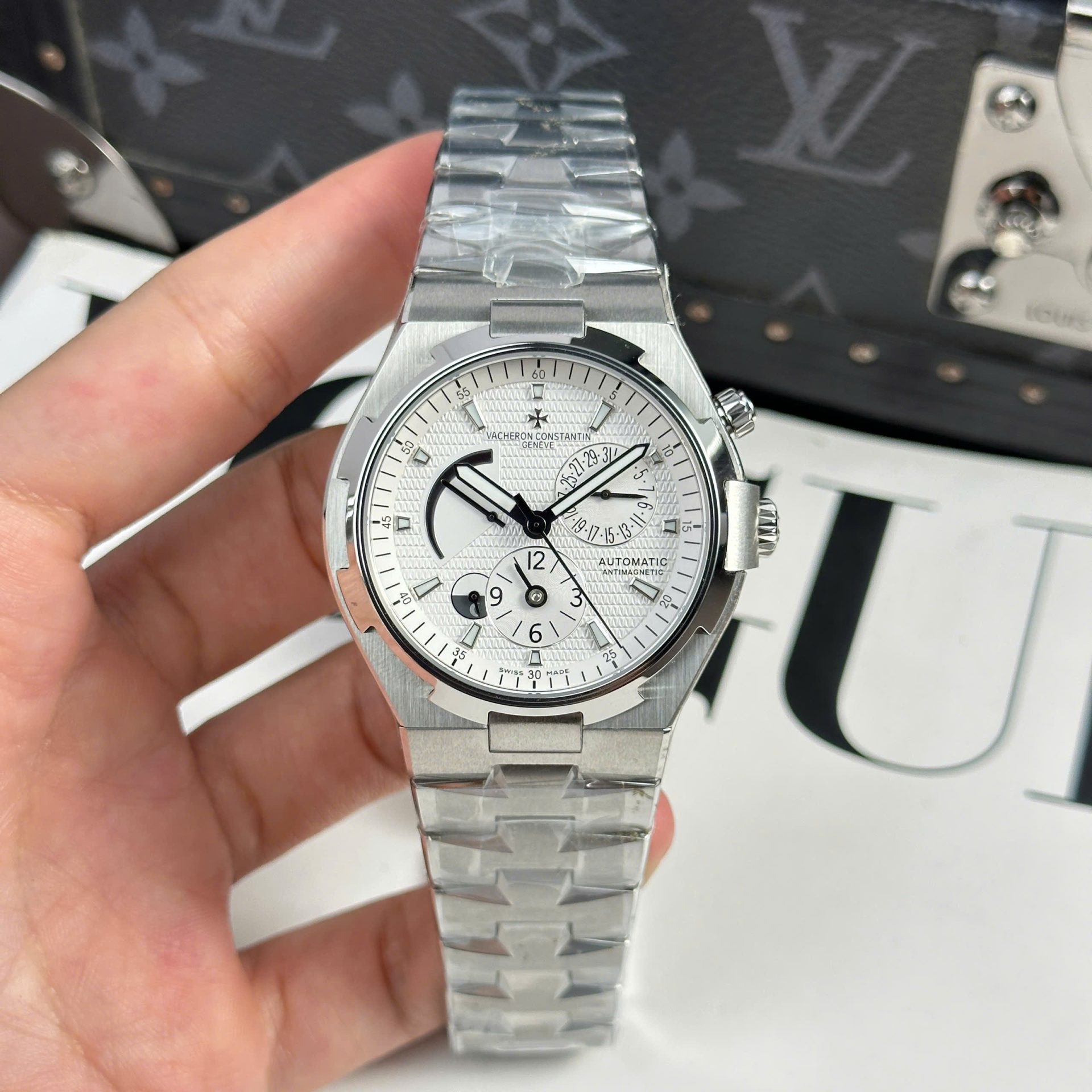 Vacheron Constantin Copies Watches Overseas Dual Time 47450 White 9F Factory 42mm - Top club