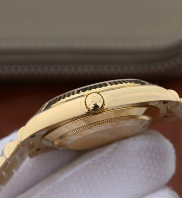 Replica Rolex Day-Date 40mm 228238 YG Dial Roman Markers YG Bracelet A3255 - Top club