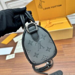 Louis Vuitton Keepall Bandoulière 25 Bag in Monogram Eclipse1:1High-quality replica