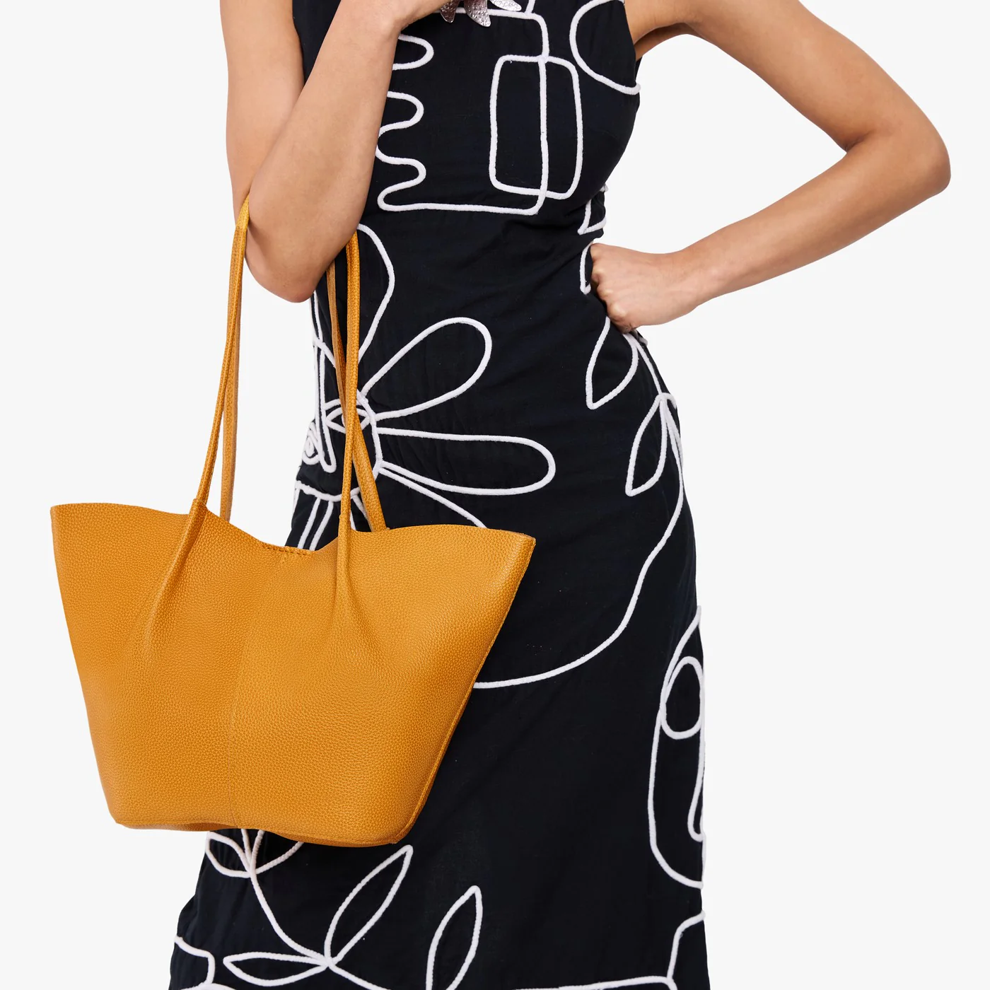 Devan Bucket Tote