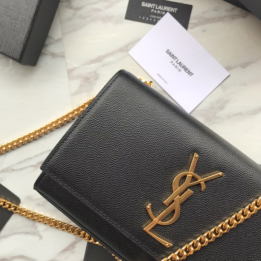 MONOGRAM CHAIN WALLET IN CROCODILE EMBOSSED SHINY LEATHER1:1High-quality replica