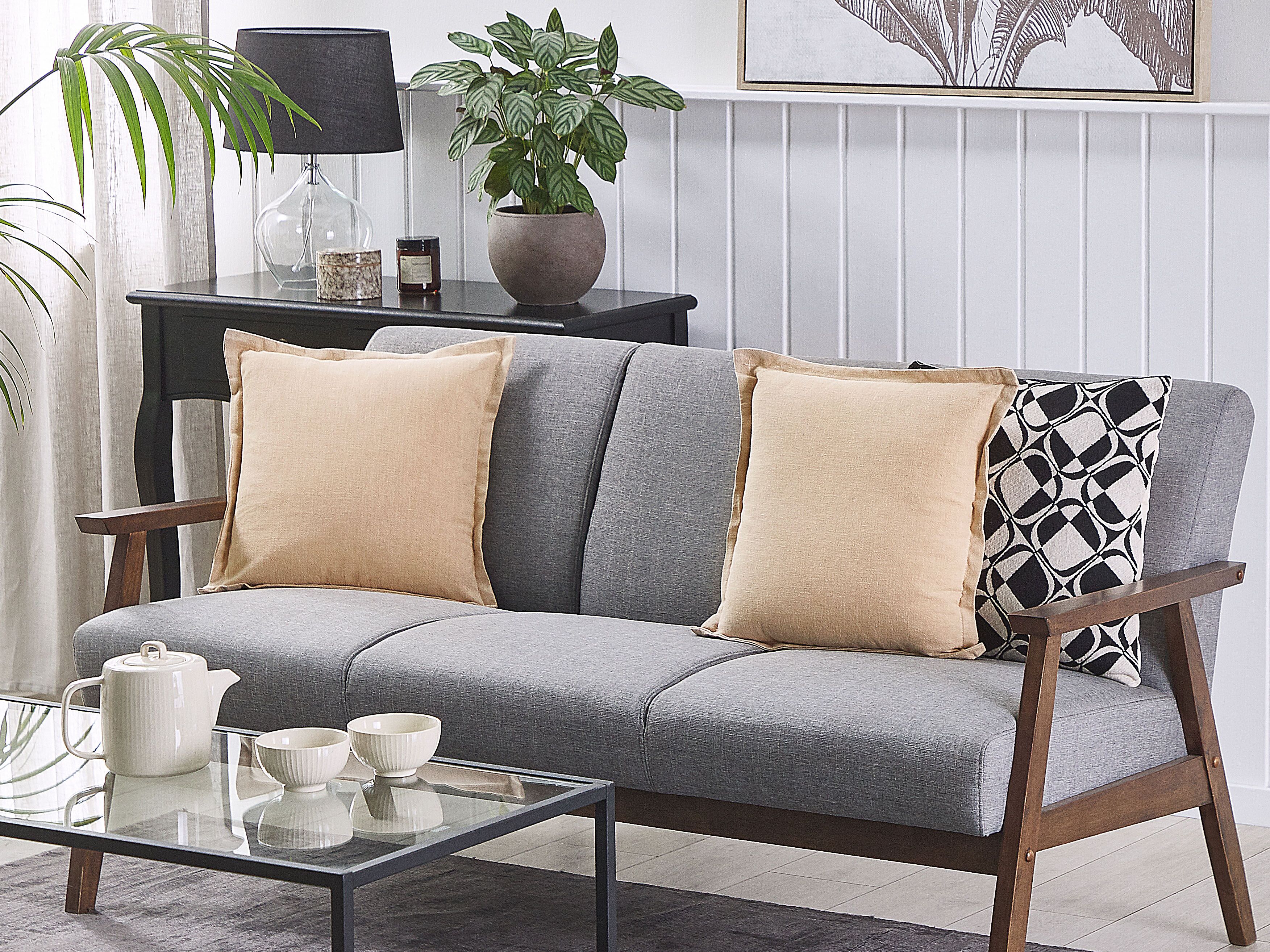 Set of 2 Decorative Cushions GUZMANIA 45 x 45 cm Beige Solid