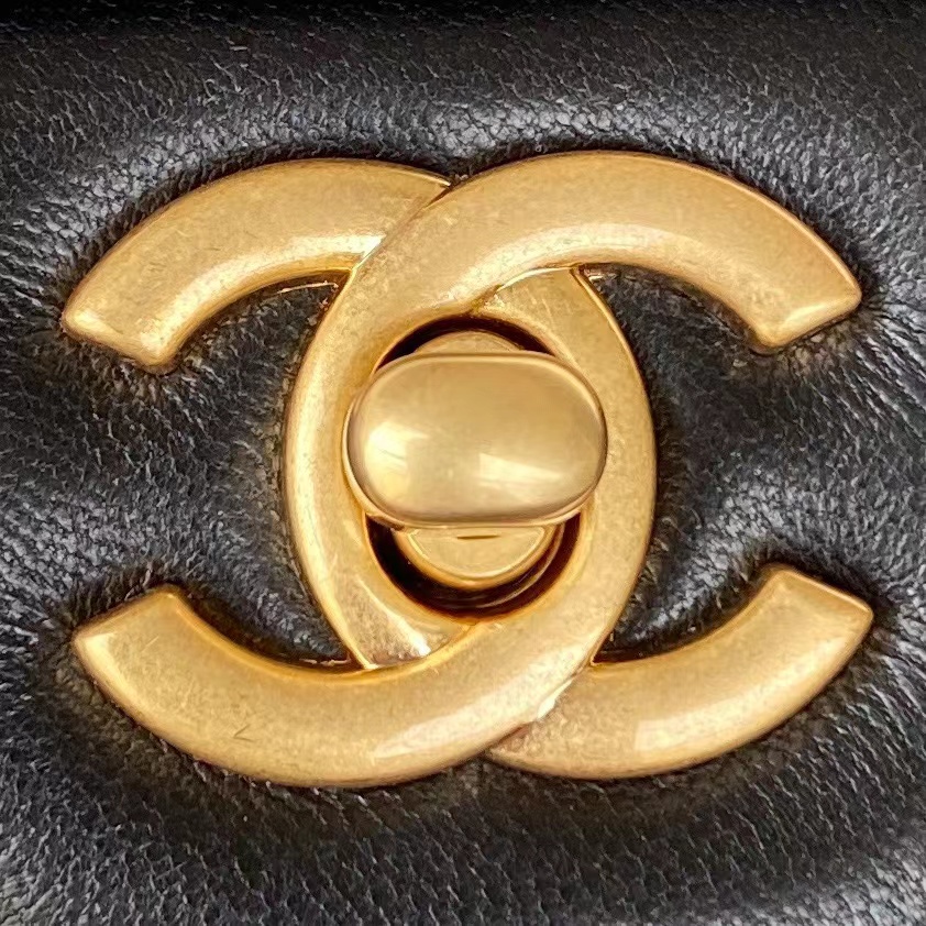 Replica Chanel Lambskin Mini Flap Bag With Top Handle Black As24311:1High-quality replica